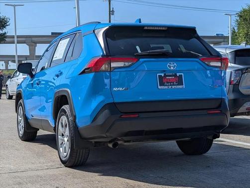 2021 Toyota RAV4 LE