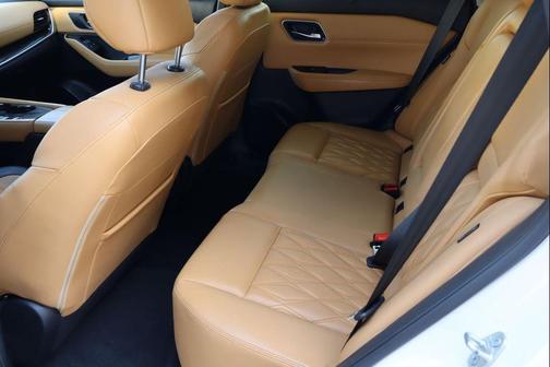 Pearl White Tricoat 2023 Nissan Rogue Platinum