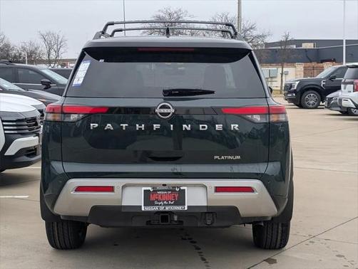 2025 Nissan Pathfinder Platinum FWD