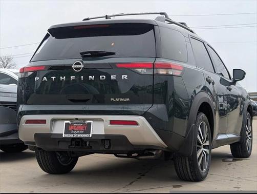 2025 Nissan Pathfinder Platinum FWD