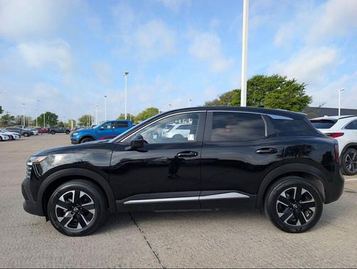 Super Black 2025 Nissan Kicks SV