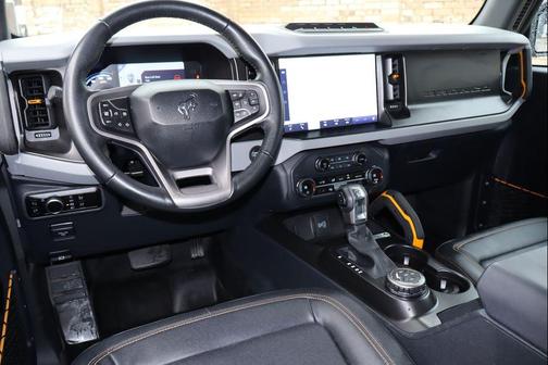 Azure Gray Metallic Tri-Coat 2023 Ford Bronco Badlands