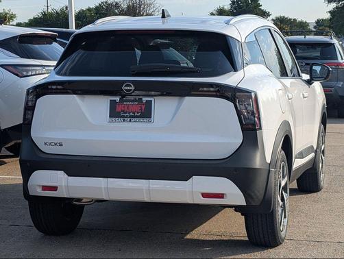 Fresh Powder 2026 Nissan Kicks SV