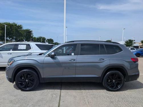 2022 Volkswagen Atlas 2.0T SE w/Technology