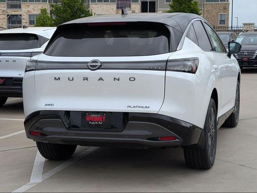 Everest White Pearl Tricoat/Super Black 2026 Nissan Murano Platinum