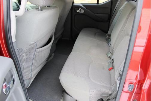 2015 Nissan Frontier SV