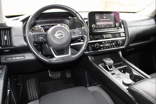 2024 Nissan Pathfinder SV 4WD