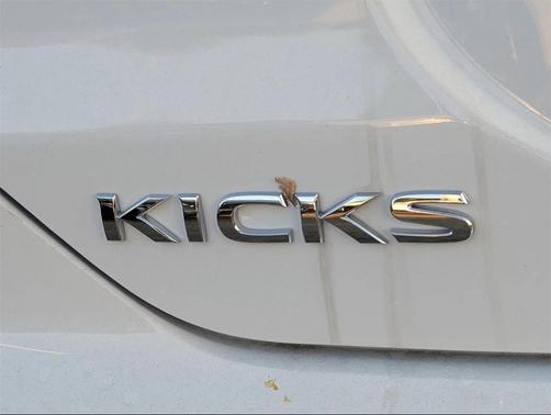 2025 Nissan Kicks S