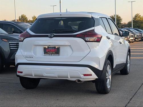 2025 Nissan Kicks S