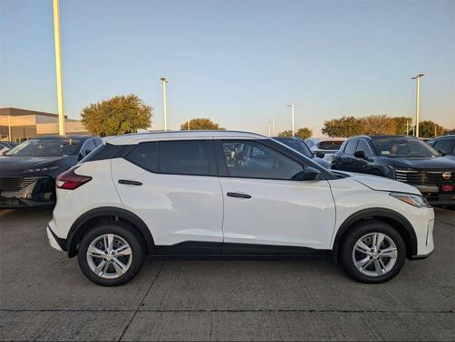 2025 Nissan Kicks S