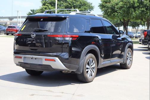 Super Black 2024 Nissan Pathfinder SL FWD