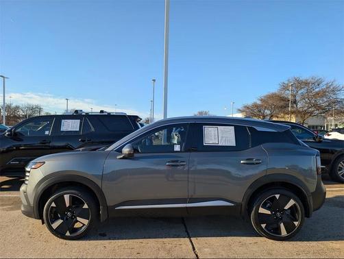 2025 Nissan Kicks SR