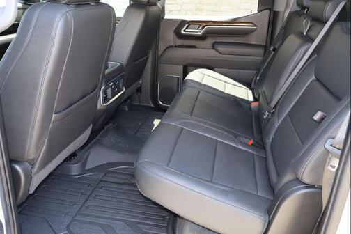 Summit White 2025 GMC Sierra 1500 Elevation