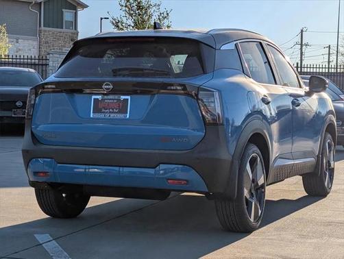 2025 Nissan Kicks SR