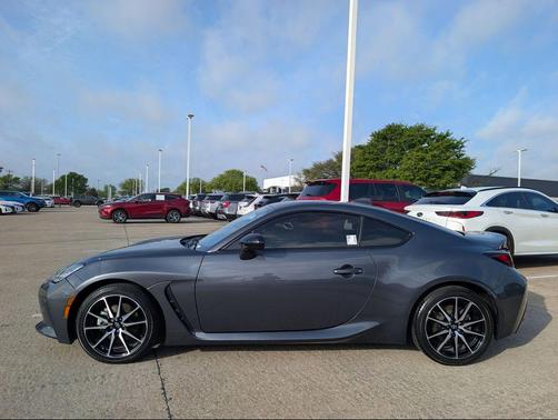 Pavement 2023 Toyota GR86 Base