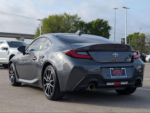 Pavement 2023 Toyota GR86 Base