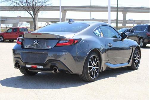Pavement 2023 Toyota GR86 Base