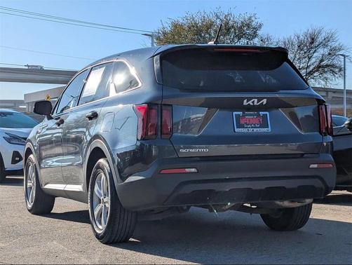 2023 Kia Sorento LX