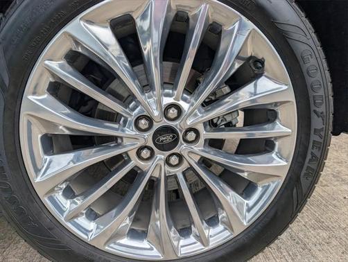2020 Ford Edge Titanium