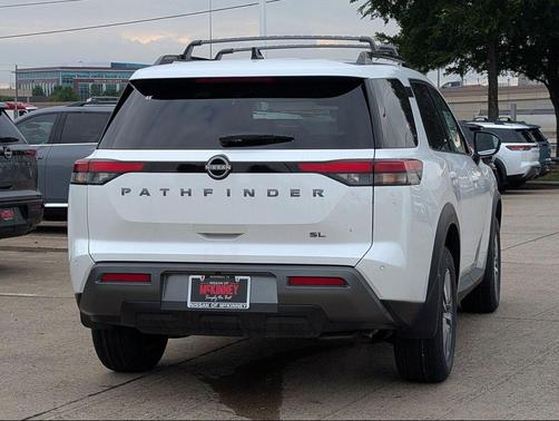 Everest White Pearl Tricoat 2026 Nissan Pathfinder SL