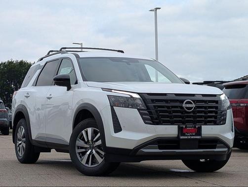 Everest White Pearl Tricoat 2026 Nissan Pathfinder SL