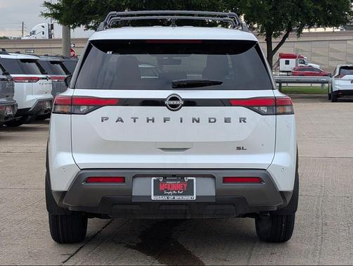 Everest White Pearl Tricoat 2026 Nissan Pathfinder SL
