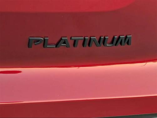 2025 Nissan Pathfinder Platinum FWD