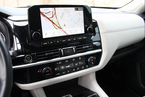 2024 Nissan Pathfinder SL FWD