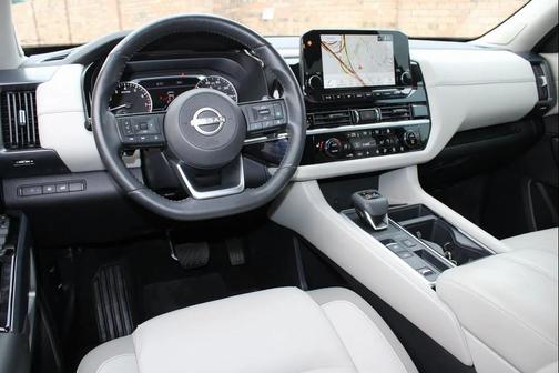 2024 Nissan Pathfinder SL FWD