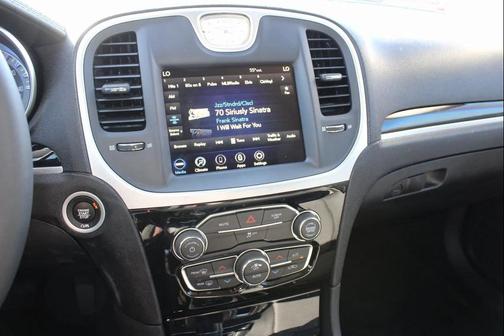 2023 Chrysler 300 Touring