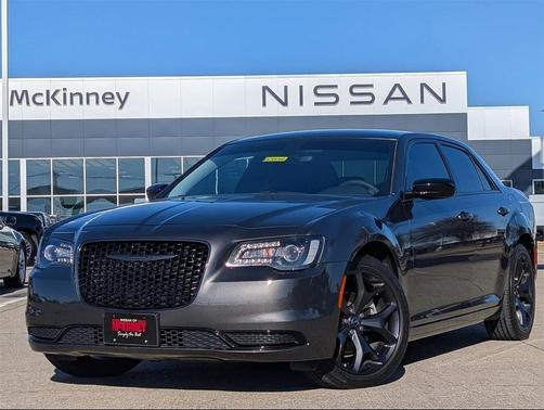 2023 Chrysler 300 Touring