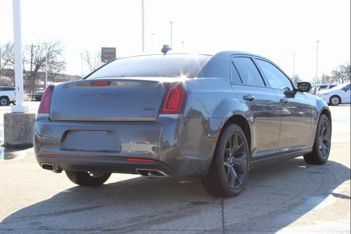 2023 Chrysler 300 Touring