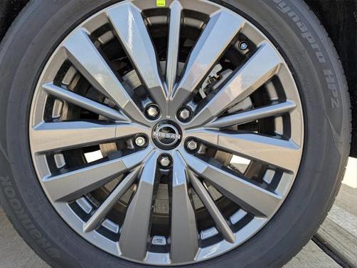 2025 Nissan Pathfinder SL FWD