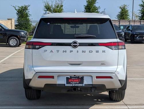 2025 Nissan Pathfinder SL FWD