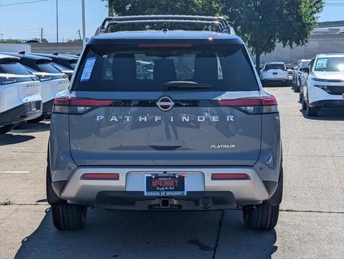 2025 Nissan Pathfinder Platinum FWD