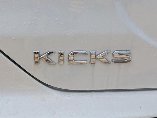 2025 Nissan Kicks S