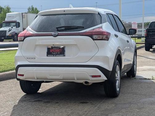 2025 Nissan Kicks S