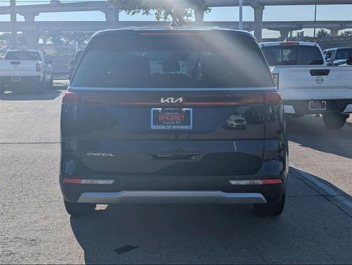 2024 Kia Carnival LX