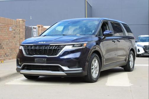 2024 Kia Carnival LX