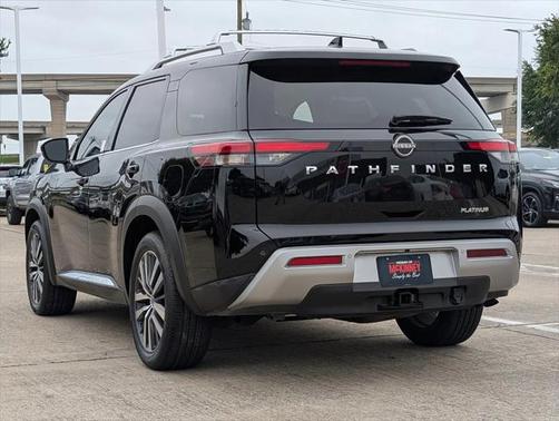 2022 Nissan Pathfinder Platinum 2WD