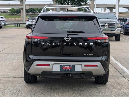 2022 Nissan Pathfinder Platinum 2WD