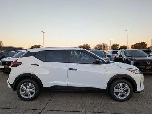 2025 Nissan Kicks S