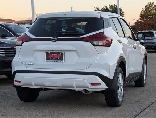 2025 Nissan Kicks S