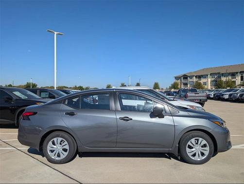 2025 Nissan Versa 1.6 S