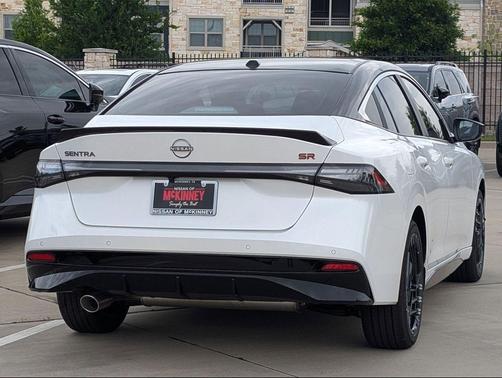 Aspen White Tricoat/Super Black 2026 Nissan Sentra SR
