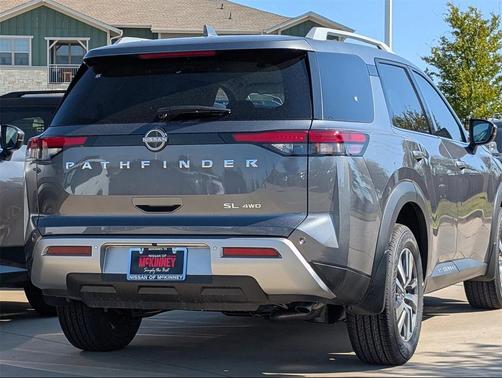2025 Nissan Pathfinder SL 4WD