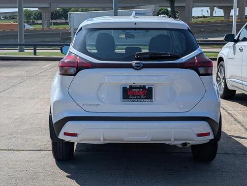 2025 Nissan Kicks S