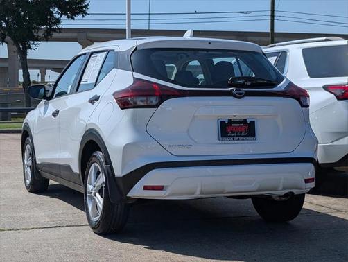2025 Nissan Kicks S