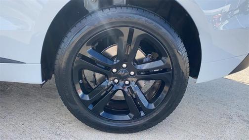 Photo 3 of 38 of 2018 Jaguar F-PACE 20d R-Sport