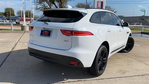Photo 4 of 38 of 2018 Jaguar F-PACE 20d R-Sport